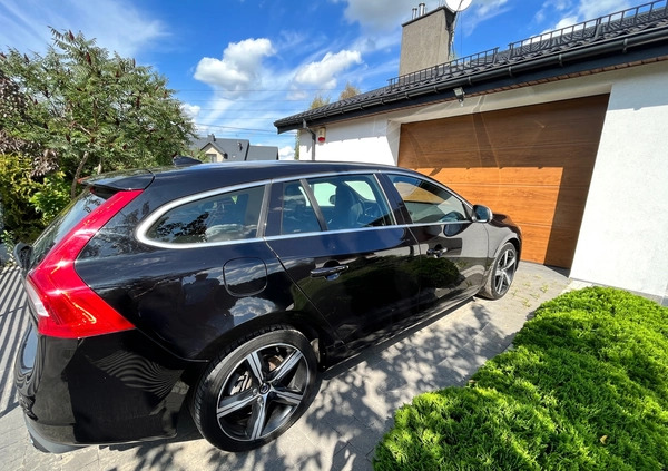 Volvo V60 cena 57700 przebieg: 238000, rok produkcji 2018 z Dąbie małe 22